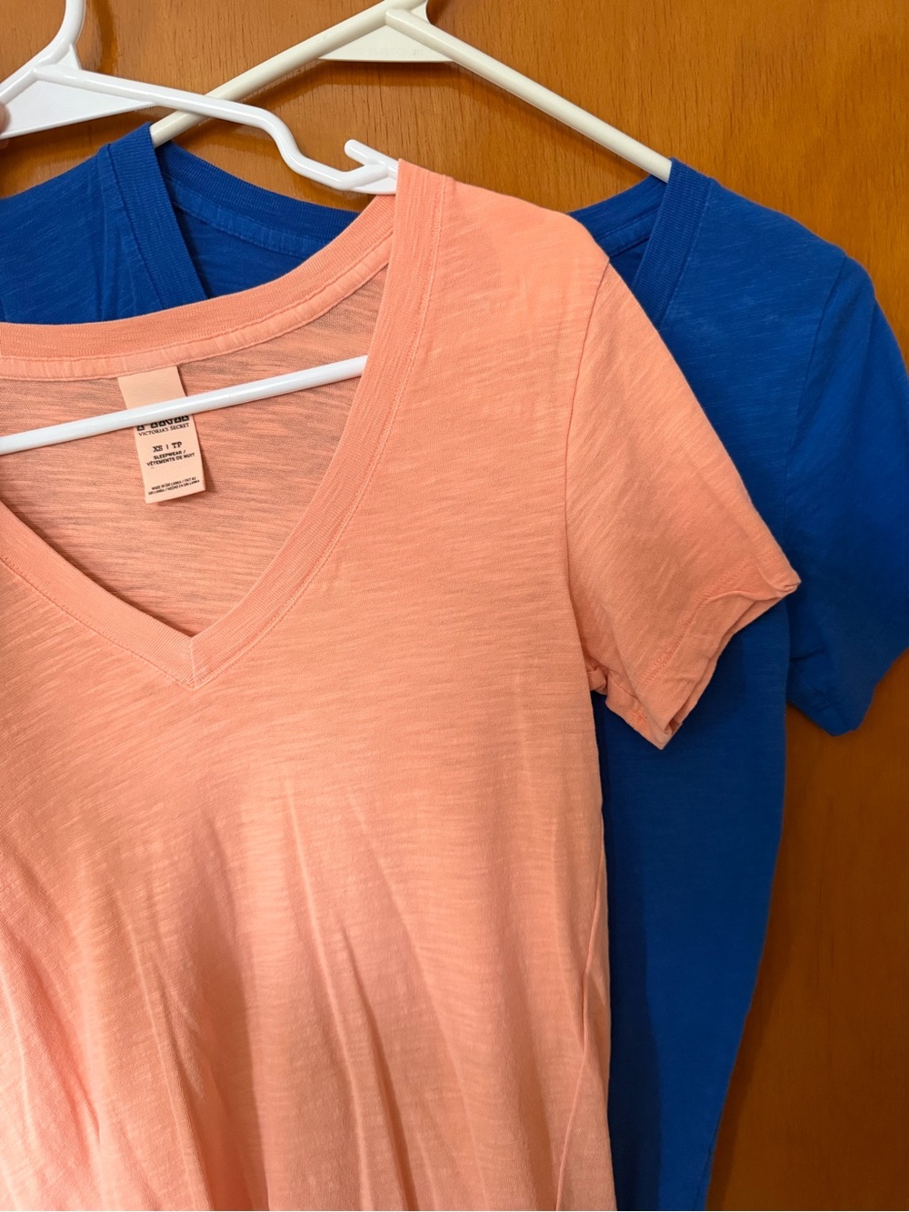 PINK Victoria's Secret V‑Neck Tee Duo in Peach and Royal Blue 2 PACK